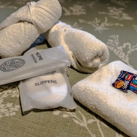 Stylish Stokes Croft Apartment, Private Hot Tub *