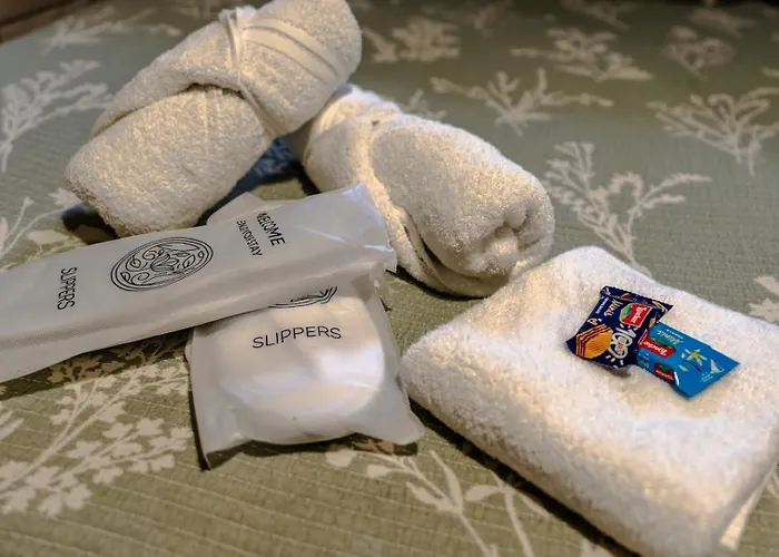 Stylish Stokes Croft Apartment, Private Hot Tub *