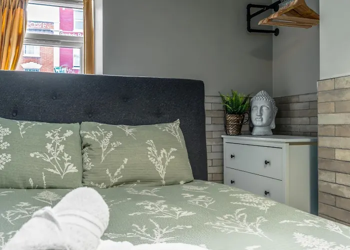 Stokes Croft Flat With Private Hot Tub * بريستول