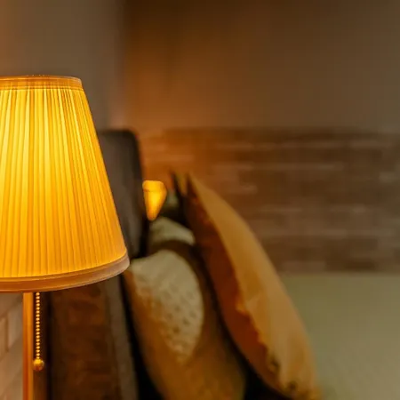Stylish Stokes Croft Apartment, Private Hot Tub شقة