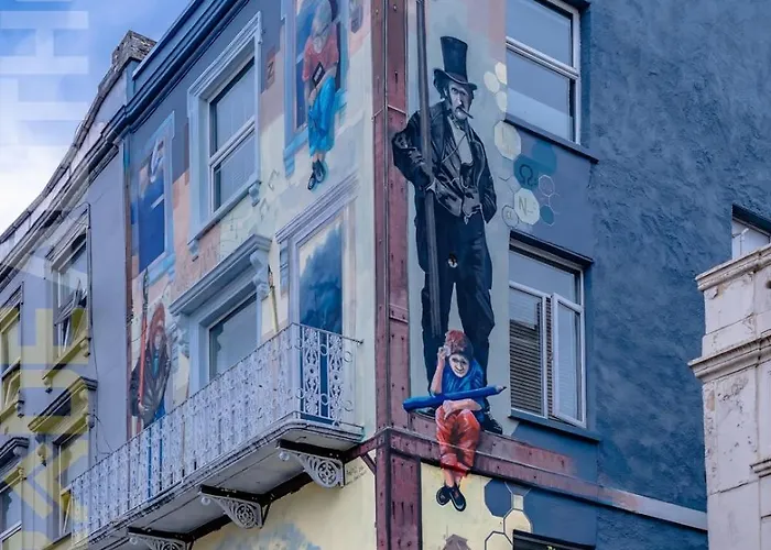 Stokes Croft Flat With Private Hot Tub Бристоль